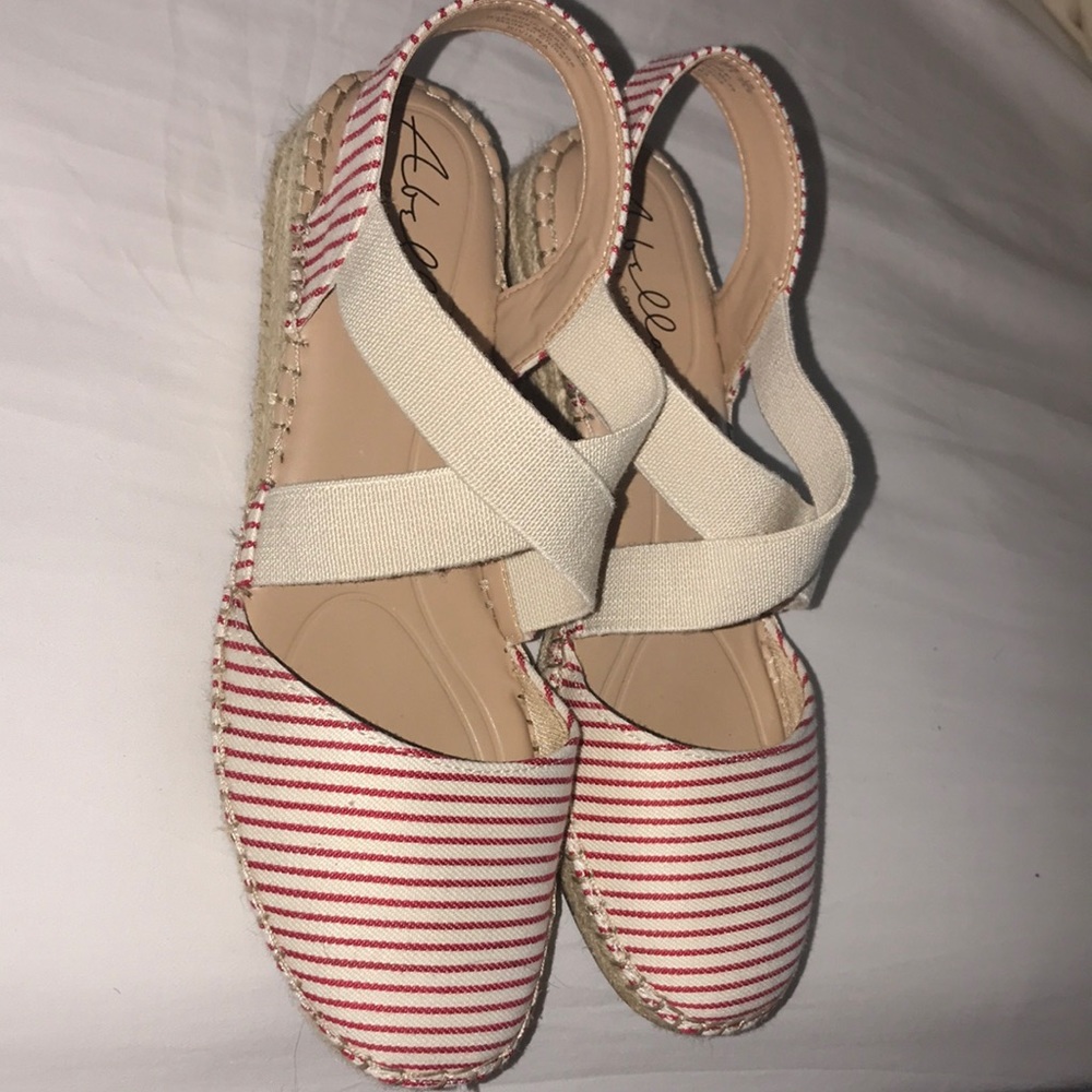Espadrilles - Picture 2 of 3